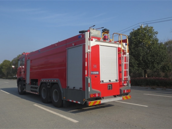 豪沃16噸泡沫消防車