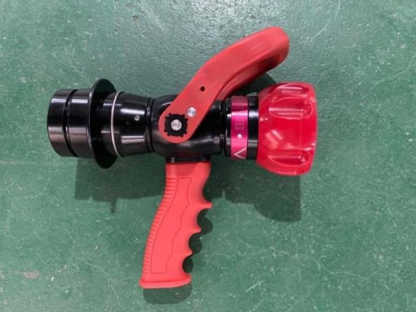 卡式多功能水槍