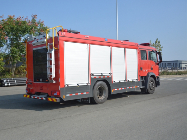 德國曼6.7噸泡沫消防車